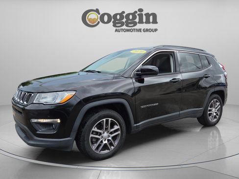 Used 2020 Jeep Compass Latitude FWD image 1