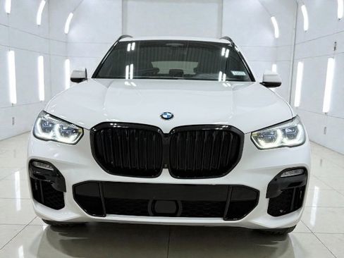 Used 2021 BMW X5 M50i w/ Executive Package image 3