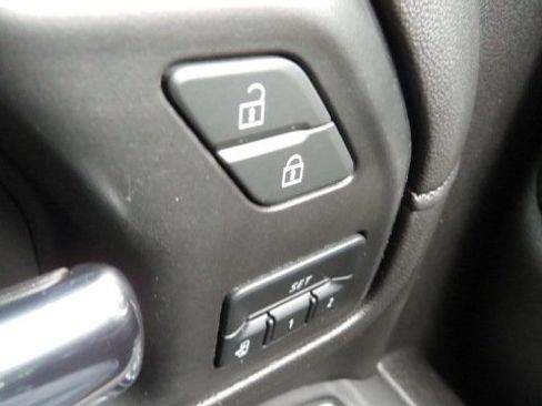 Used 2022 Chevrolet Silverado 3500 High Country image 27