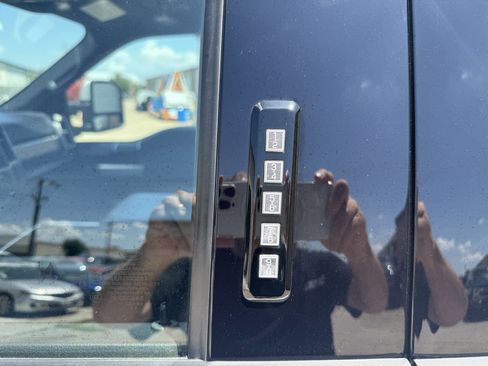 Used 2022 Ford F250 Lariat image 41