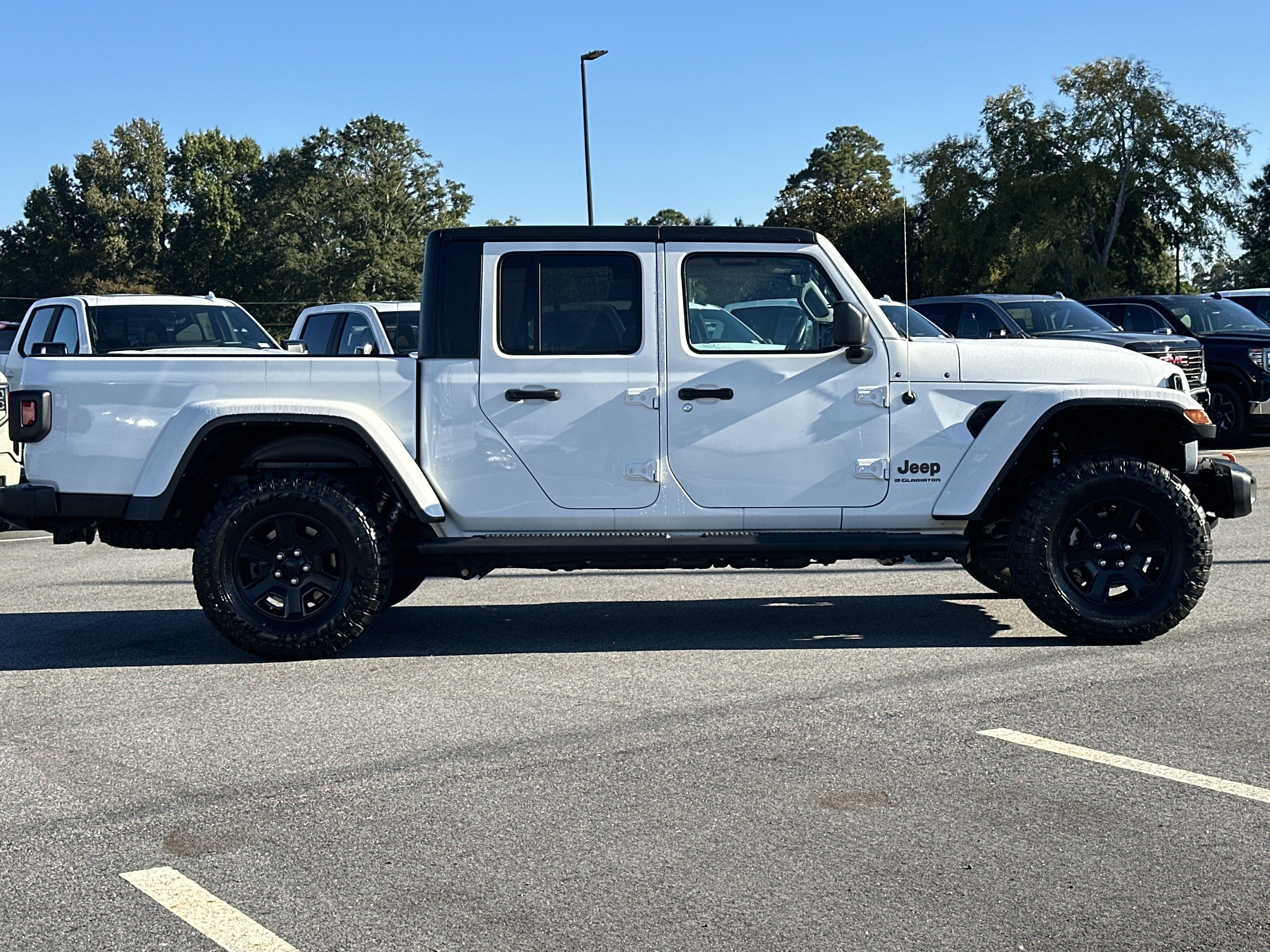 Used 2023 Jeep Gladiator Mojave w/ Trailer Tow Package AWD/4WD image 4