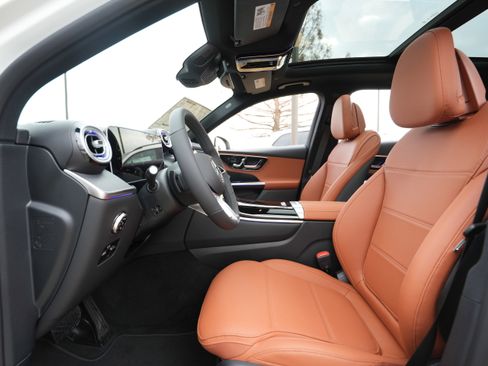 New 2026 Mercedes-Benz GLC 300 4MATIC image 36