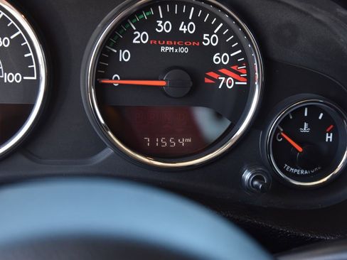 Used 2015 Jeep Wrangler Unlimited Rubicon image 7