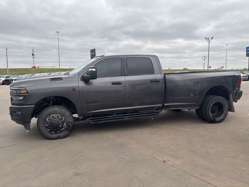 Used 2025 RAM 3500 Lone Star image 3