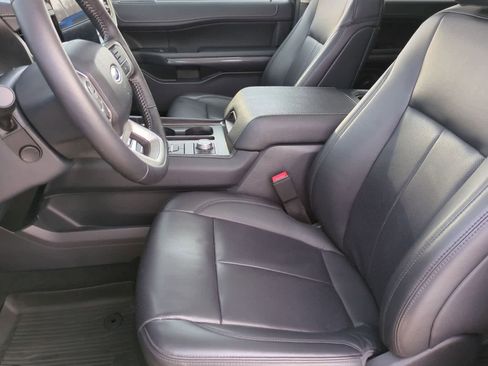 Used 2024 Ford Expedition XLT image 16
