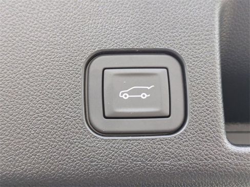 New 2026 Chevrolet Equinox EV LT image 32