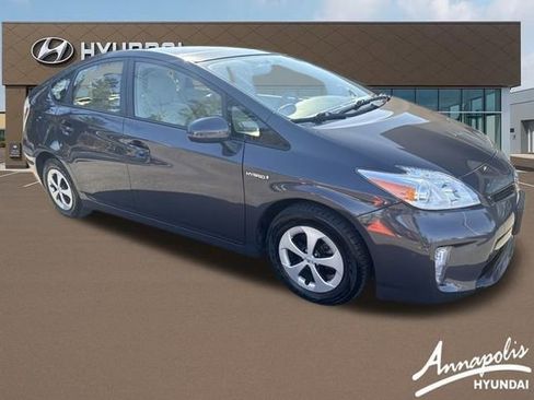 Used 2014 Toyota Prius Five image 7