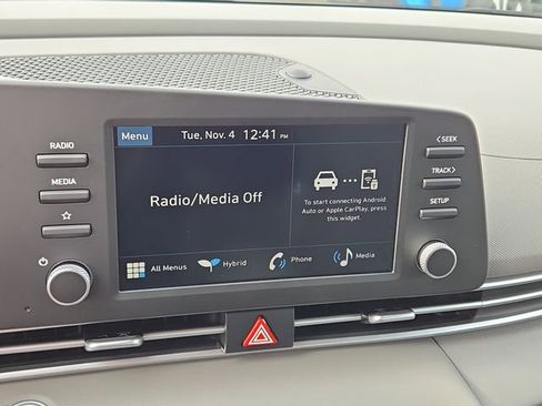New 2026 Hyundai Elantra Hybrid FWD image 11