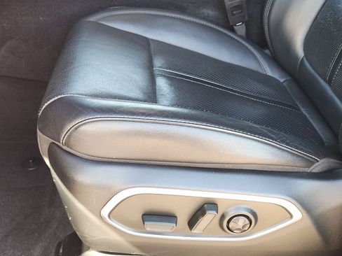 Used 2023 Jeep Wagoneer 2WD image 31