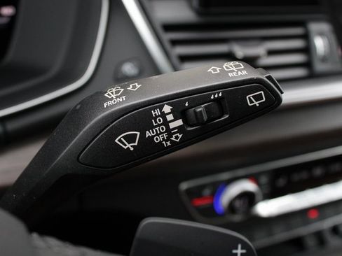 Used 2025 Audi Q5 2.0T Premium Plus w/ Premium Plus Package image 16