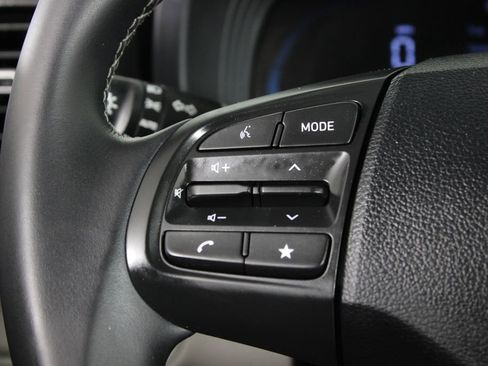 Certified 2024 Hyundai Venue SEL image 25