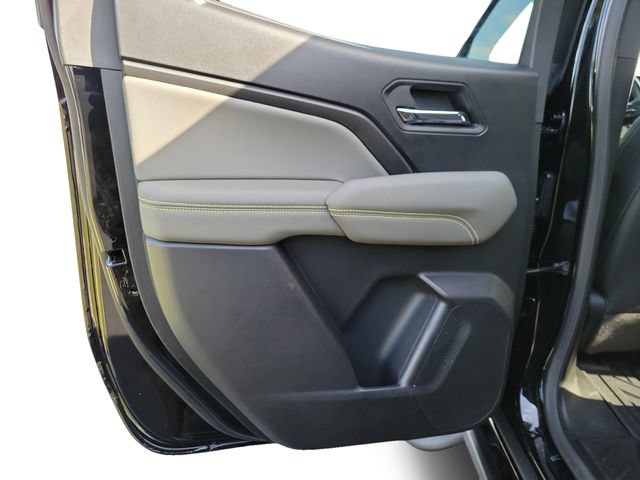 Used 2026 Chevrolet Colorado ZR2 w/ Technology Package AWD/4WD image 24
