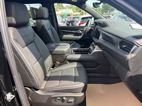 Used 2024 GMC Yukon Denali w/ Advanced Technology Package AWD/4WD image 23