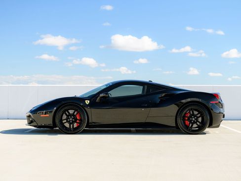 Used 2018 Ferrari 488 GTB image 33