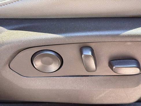 Used 2022 Chevrolet Tahoe LT w/ LT Signature Plus Package image 12