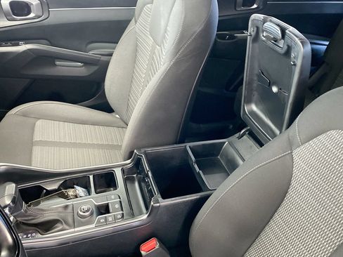 Certified 2026 Kia Sorento LX FWD image 27