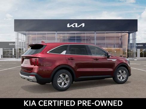 Used 2025 Kia Sorento LX image 7
