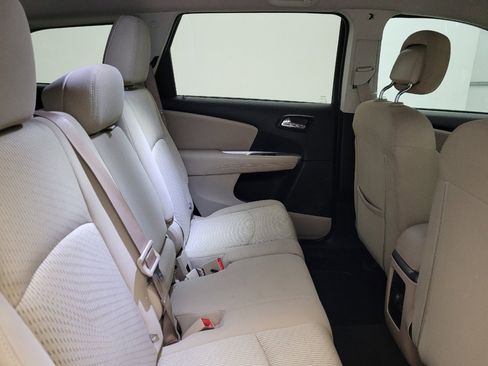 Used 2019 Dodge Journey SE FWD image 19