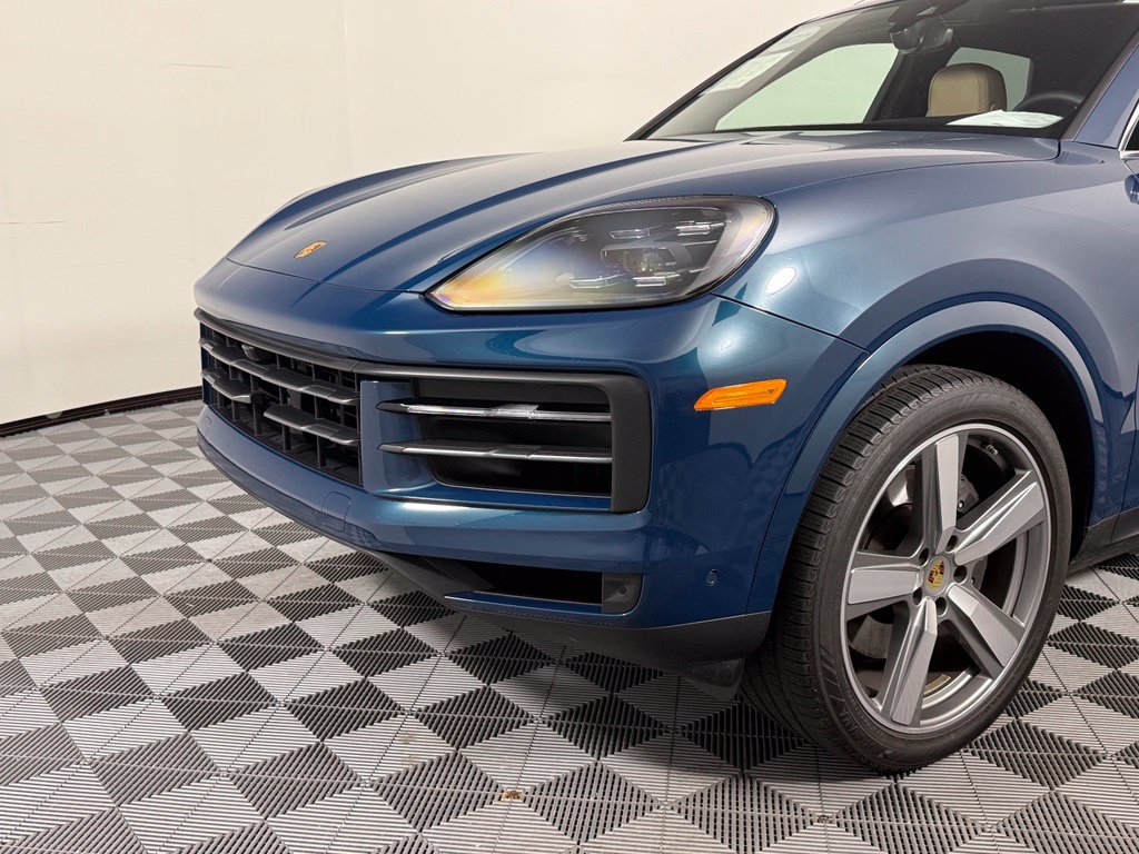 Certified 2024 Porsche Cayenne AWD/4WD image 11
