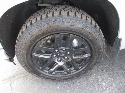 Used 2021 Chevrolet Silverado 1500 Custom w/ Rally Edition image 13