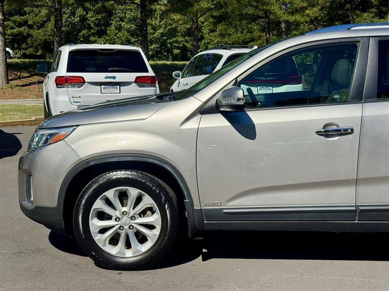 Used 2015 Kia Sorento EX w/ EX V6 Touring Package AWD/4WD image 2