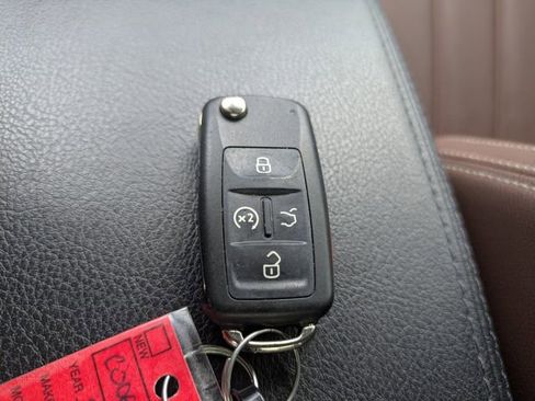 Used 2022 Volkswagen Passat 2.0T FWD image 30