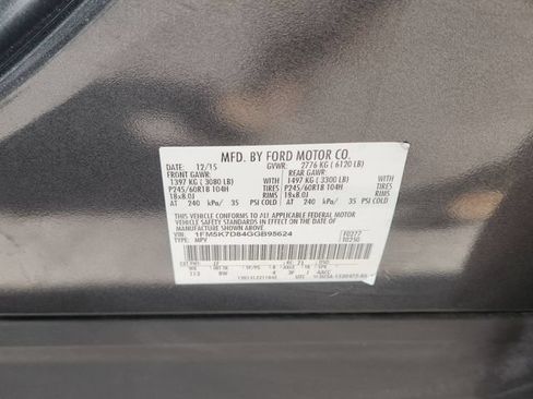Used 2016 Ford Explorer XLT w/ Equipment Group 202A FWD image 14