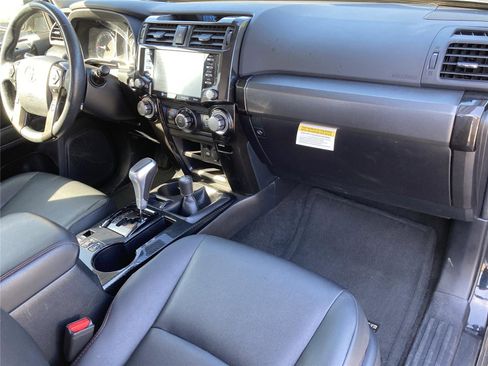 Used 2024 Toyota 4Runner TRD Off-Road Premium image 32