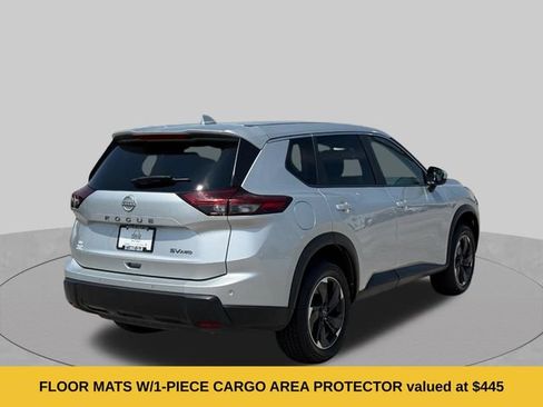 Used 2024 Nissan Rogue SV AWD/4WD image 3