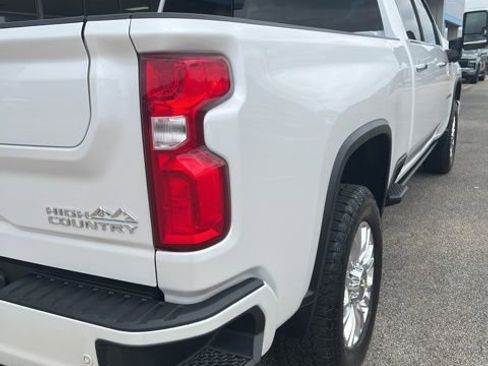 Used 2023 Chevrolet Silverado 2500 High Country AWD/4WD image 14