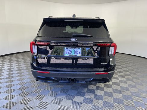 Used 2026 Ford Explorer ST-Line w/ ST-Line Street Pack AWD/4WD image 4