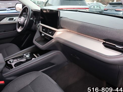 Used 2025 Ford Explorer Active image 21