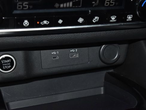 Certified 2023 Nissan Rogue SL FWD image 14