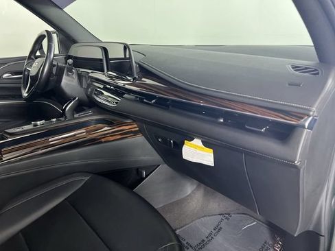 Certified 2024 Cadillac Escalade Luxury AWD/4WD image 29