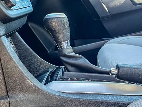 Used 2015 Toyota Corolla LE image 21