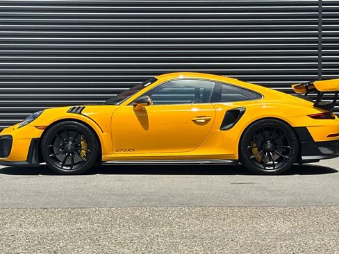 Certified 2018 Porsche 911 GT2 RS RWD image 2
