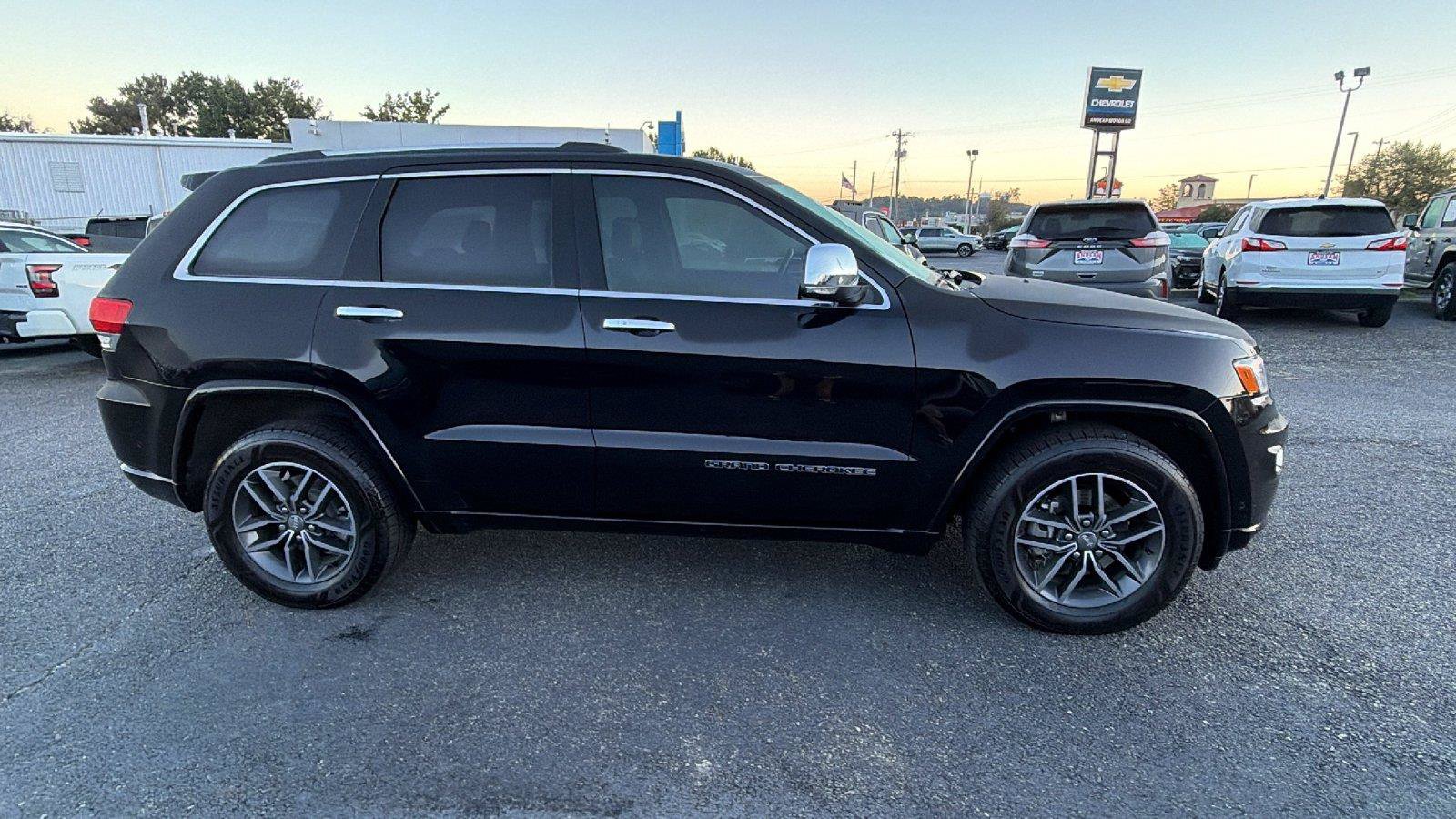 Used 2018 Jeep Grand Cherokee Overland RWD image 8