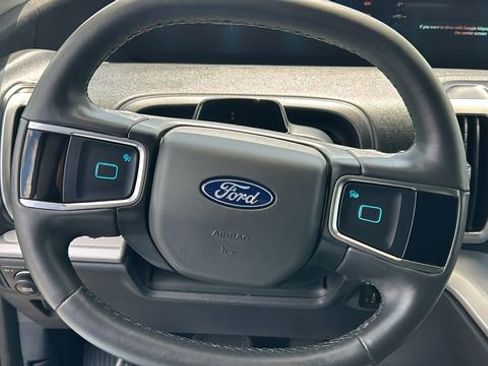 Certified 2025 Ford Expedition Active AWD/4WD image 21