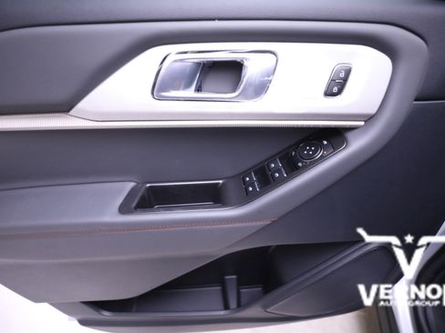 New 2025 Ford Explorer Active image 21