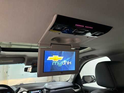 Used 2016 Chevrolet Suburban LT AWD/4WD image 36