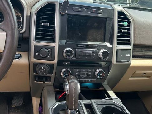 Used 2018 Ford F150 Lariat w/ Equipment Group 502A Luxury AWD/4WD image 6