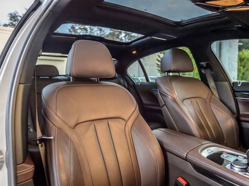 Used 2020 BMW 740i w/ M Sport Package image 18