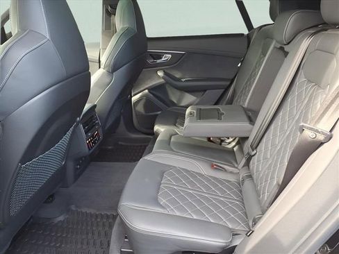 Used 2023 Audi SQ8 Prestige image 21
