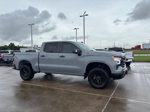 Used 2024 Chevrolet Silverado 1500 LT Trail Boss w/ Convenience Package II AWD/4WD image 7