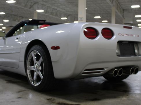Used 2002 Chevrolet Corvette Convertible w/ Preferred Equipment Group2 RWD image 29