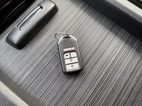 Used 2022 Honda Pilot Touring image 28