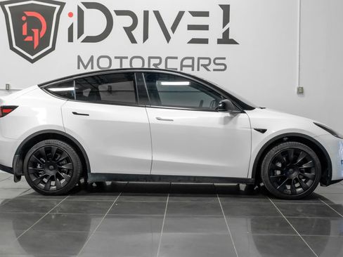 Used 2021 Tesla Model Y Long Range AWD/4WD image 10