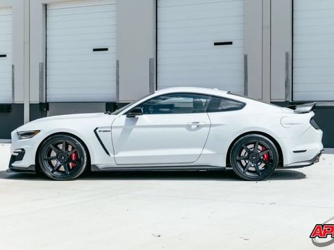 Used 2017 Ford Mustang Shelby GT350R w/ GT350R Equipment Group 920A RWD image 44