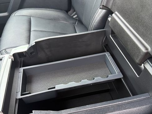 Certified 2022 Ford F250 Lariat w/ Black Appearance Package image 20