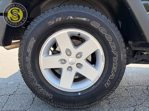 Used 2015 Jeep Wrangler Sport w/ Quick Order Package 24S AWD/4WD image 9